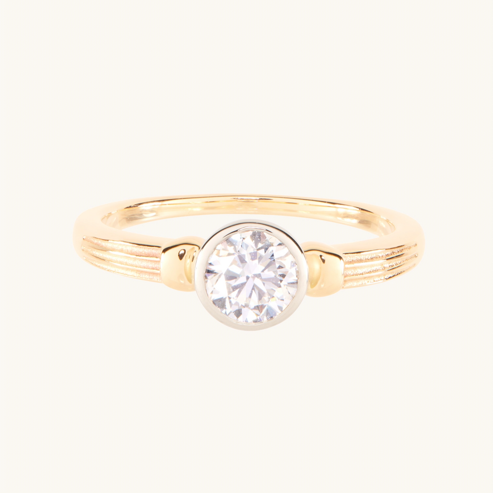 Column Solitaire Diamond Ring