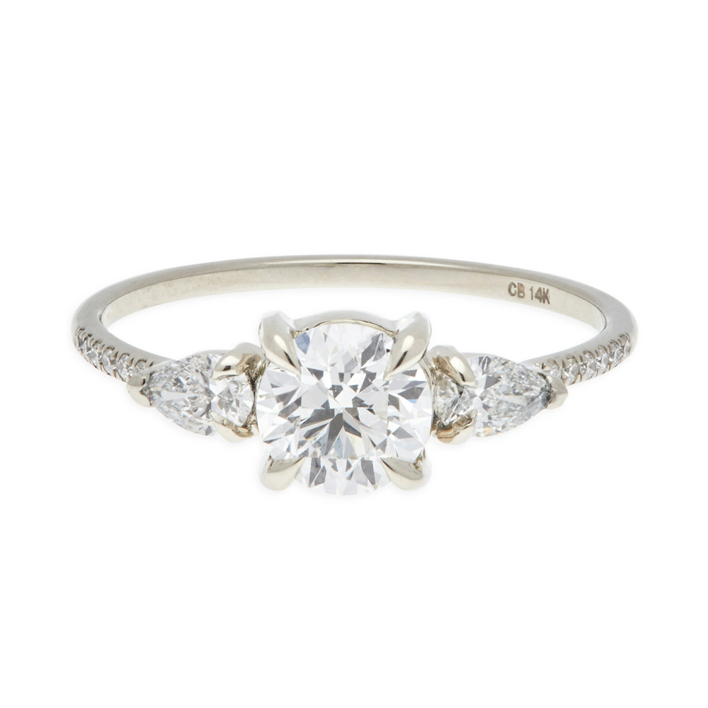 Violette The Swan Supreme Diamond Ring