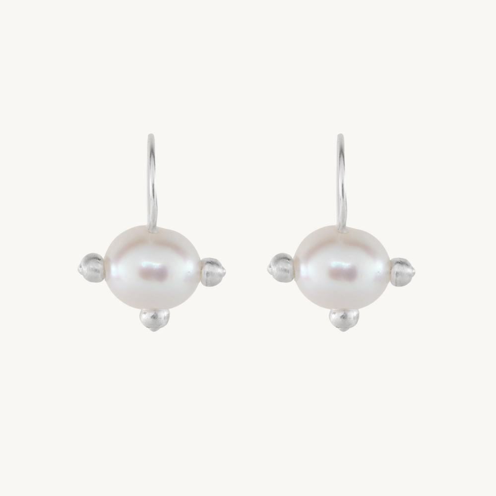 Pearl Pin Cushion Earring (Single)