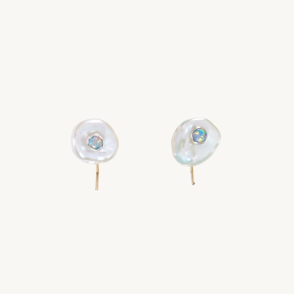 Oblong Pearl Earring (Single)