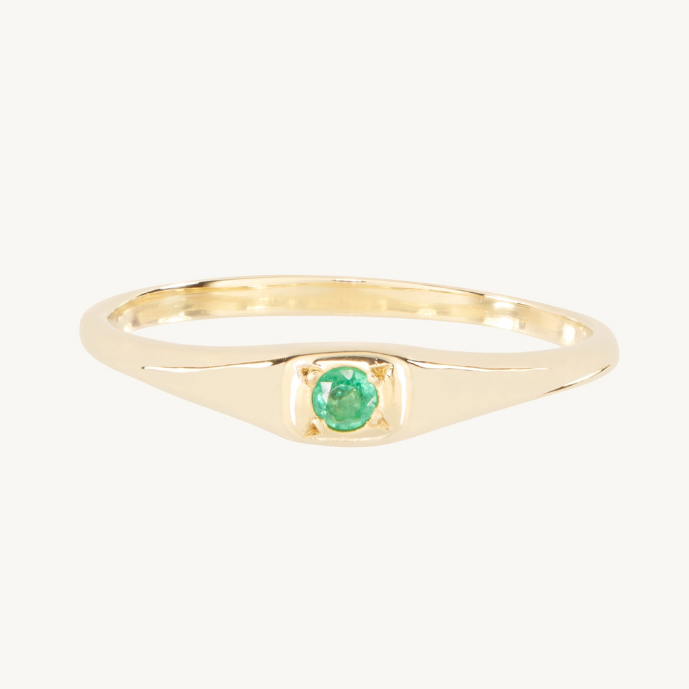 Little Signet Ring With Emerald